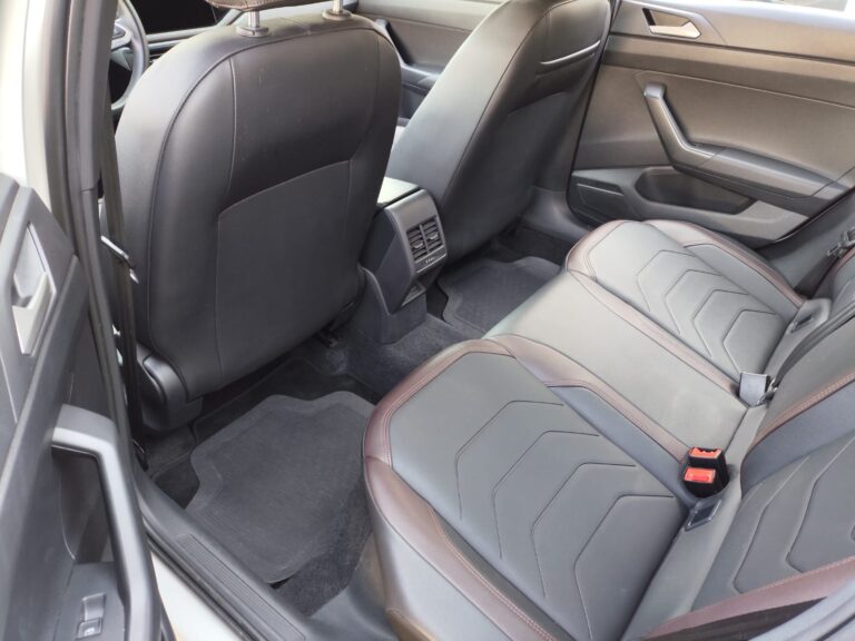 8b757d21-6944-4632-9073-a817285f370a