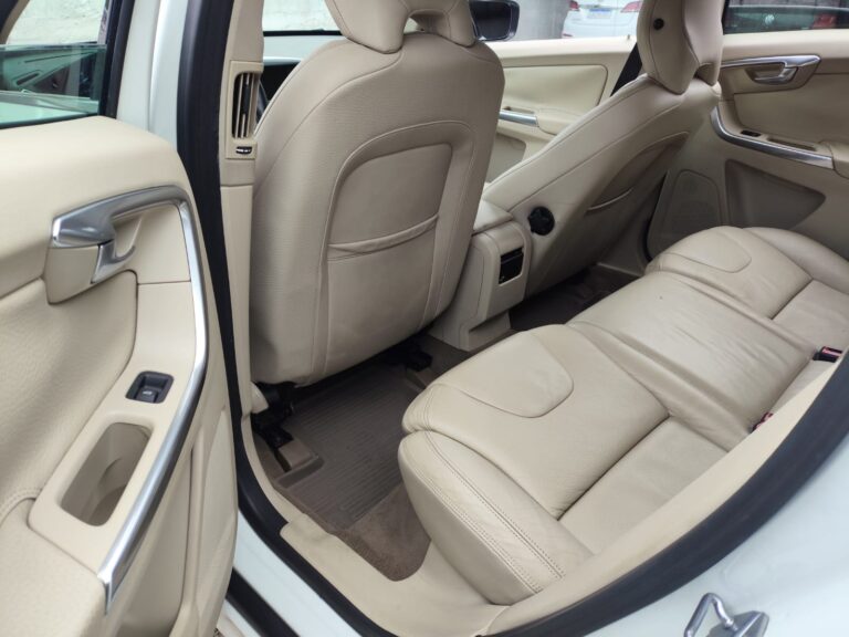 5ce578b1-86ca-43d0-8e28-bfbbf331e84c